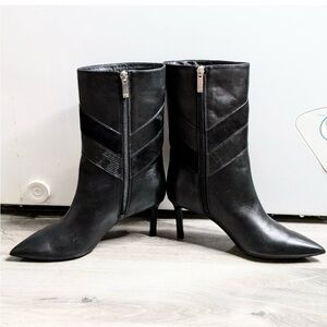New Aquatalia Pointy Toe Heeled Boot Leather/Suede 8M ( Black)